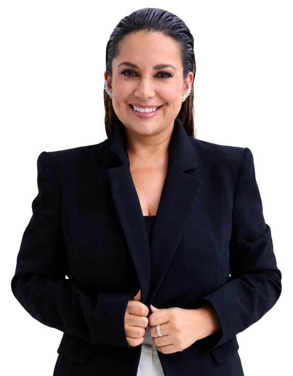 Dra. Jenny Armijos, otorrinolaringóloga especialista en rinoplastia